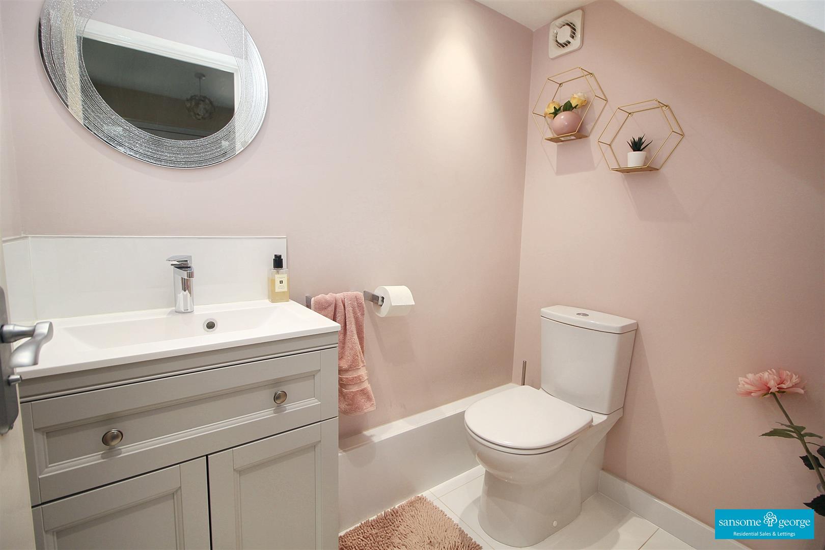 5 bed property in Skerritt Way, Reading